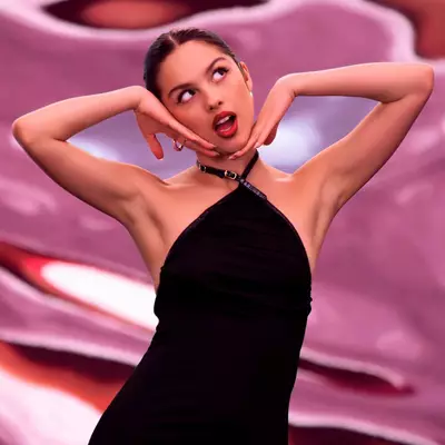 Olivia Rodrigo kampanykepe az Idole Power szamara