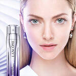 Lancome arckrem es termeszetes szepsegu nő, vilagos hatter előtt, kiemelve a bőrapolas fontossagat.