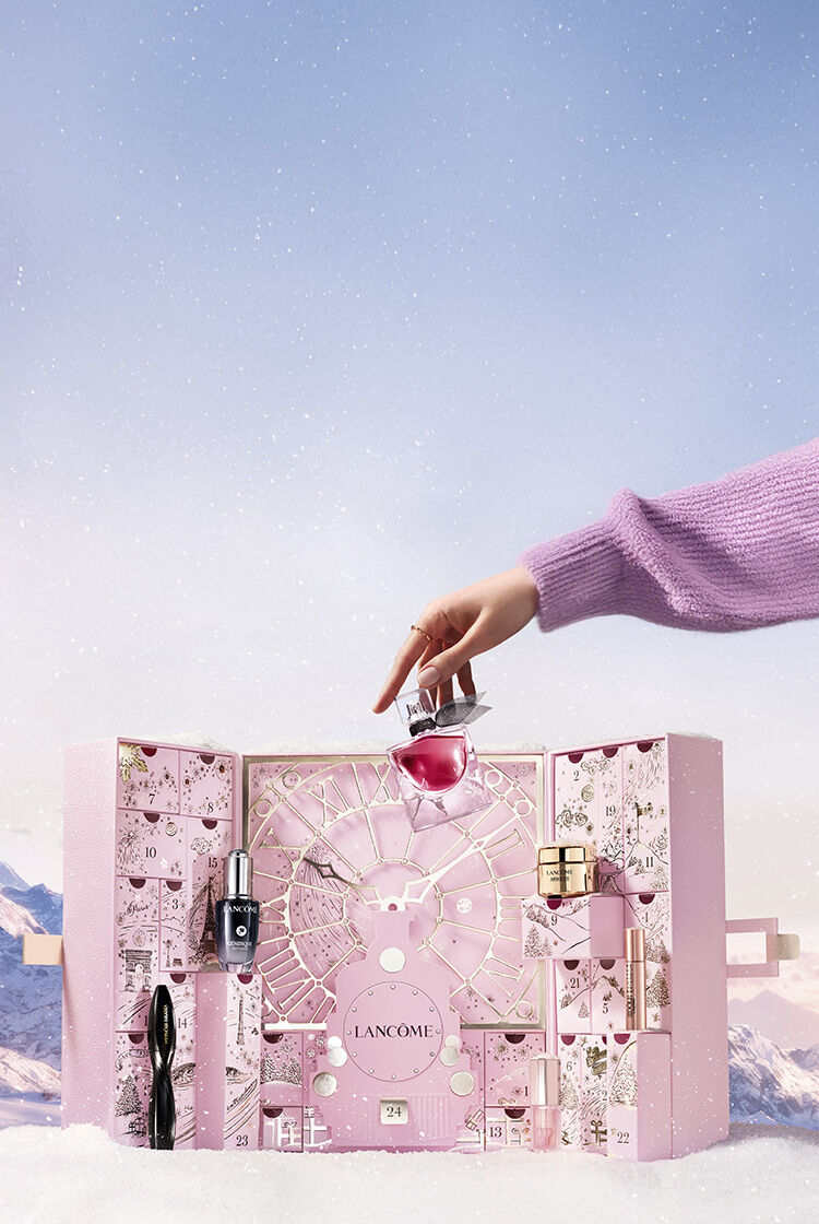 Rozsaszin Lancome adventi naptar vonat alakban havas tajon. Genifique, Absolue, La Vie Est Belle, Hypnose termekekkel.